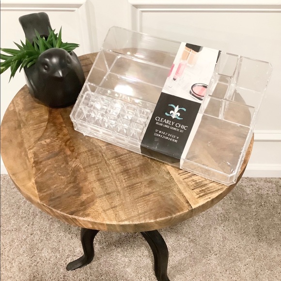 Clearly Chic Cosmetic Set - Picture 1 of 3